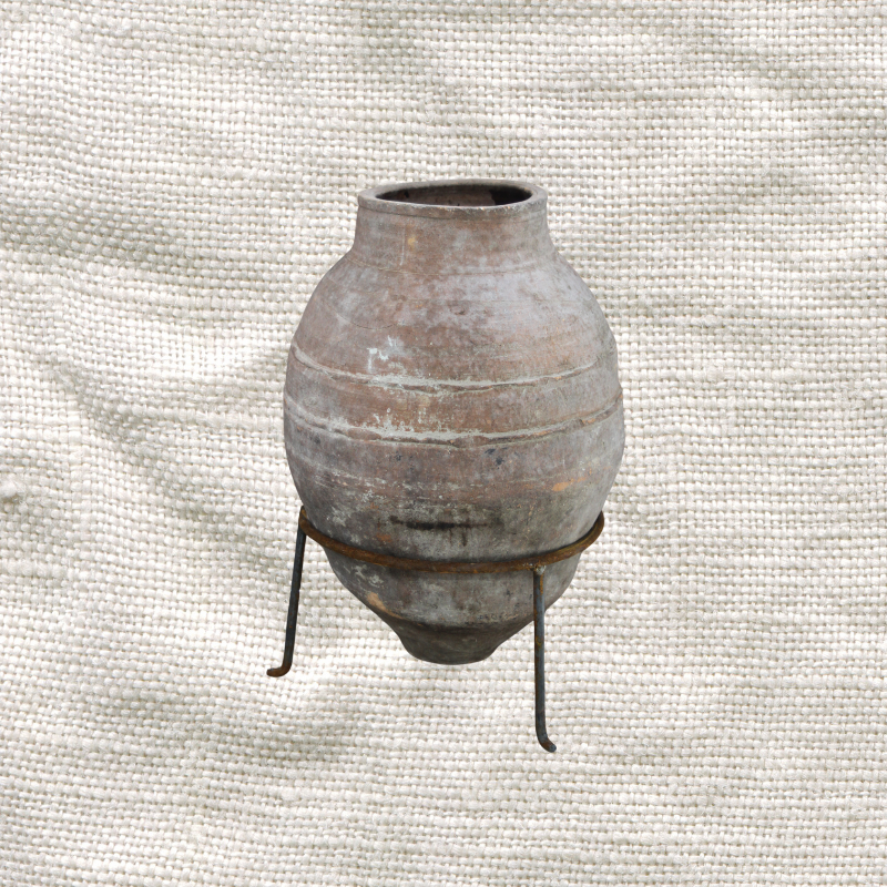 Belted Pot 12