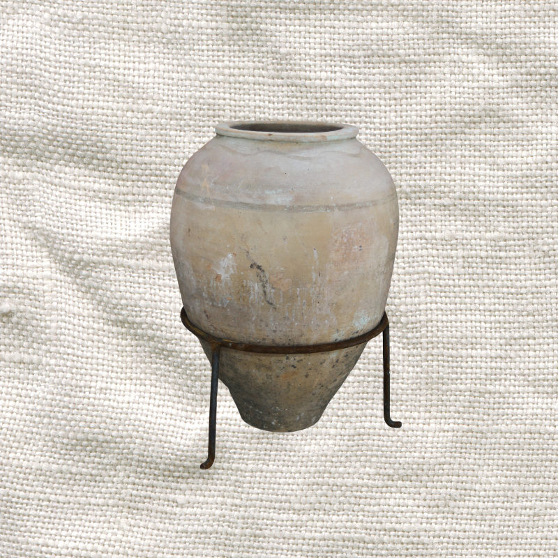 Belted Pot 11