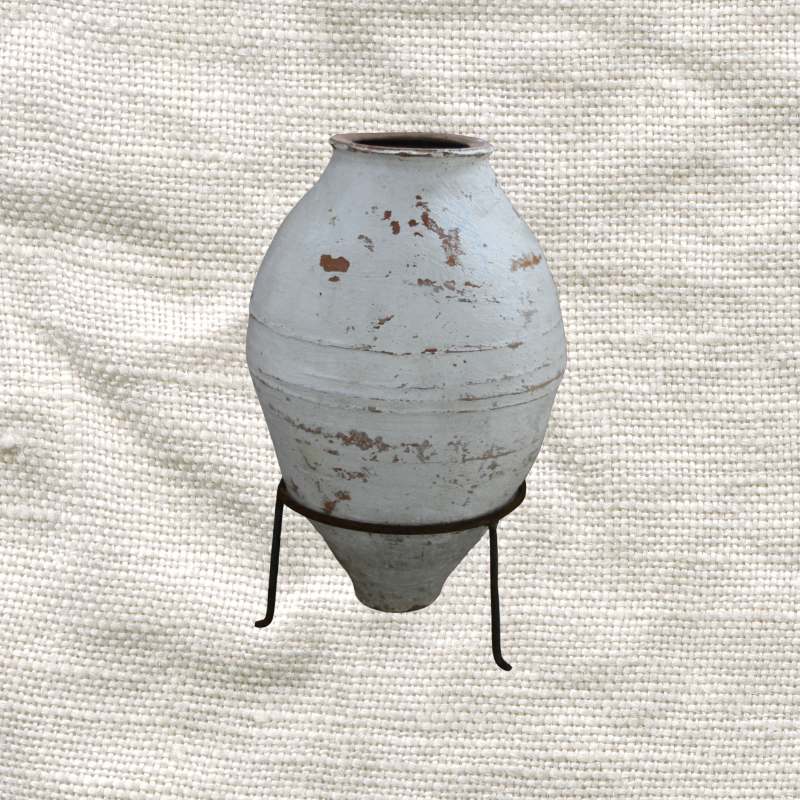 Belted Pot 8