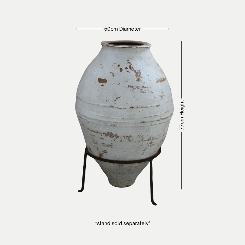 Belted Pot 8