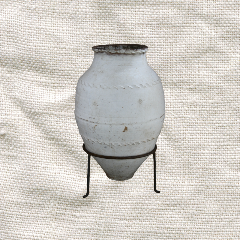Belted Pot 4