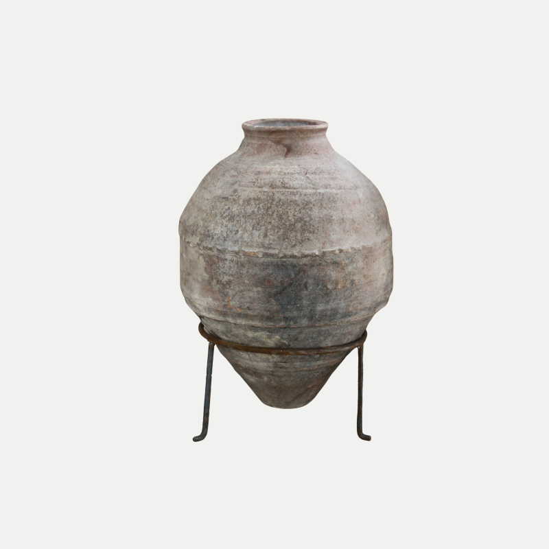 Belted Pot
