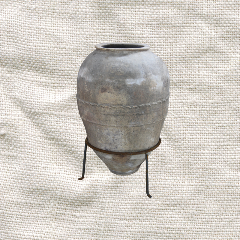 Belted Pot 14