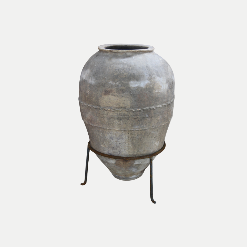 Belted Pot 14