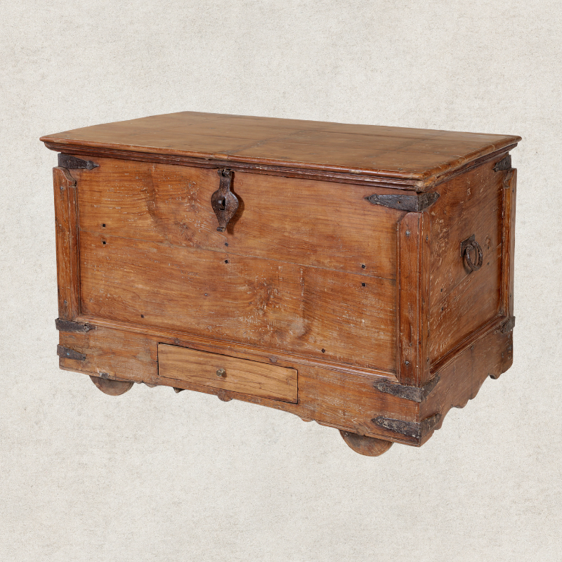 Wooden Trunk 120x70x80cm